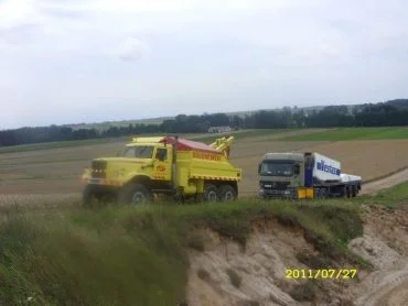 S-Trans dźwigi, pomoc drogowa, usługi transportowe