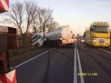 S-Trans dźwigi, pomoc drogowa, usługi transportowe